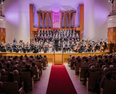 Štátna filharmónia Košice a Slovenský filharmonický zbor. Foto Jakub Šimoňák