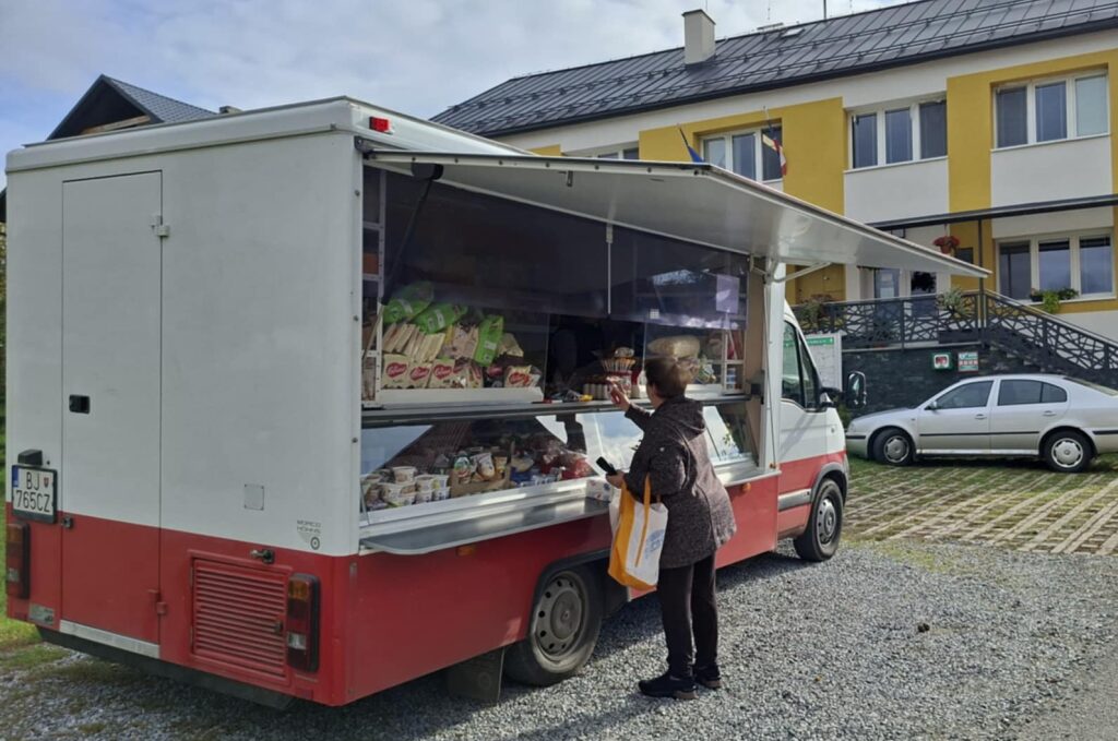 Prešovský kraj opäť podporí pojazdné predajne, potravinovú pomoc získa 62 obcí
