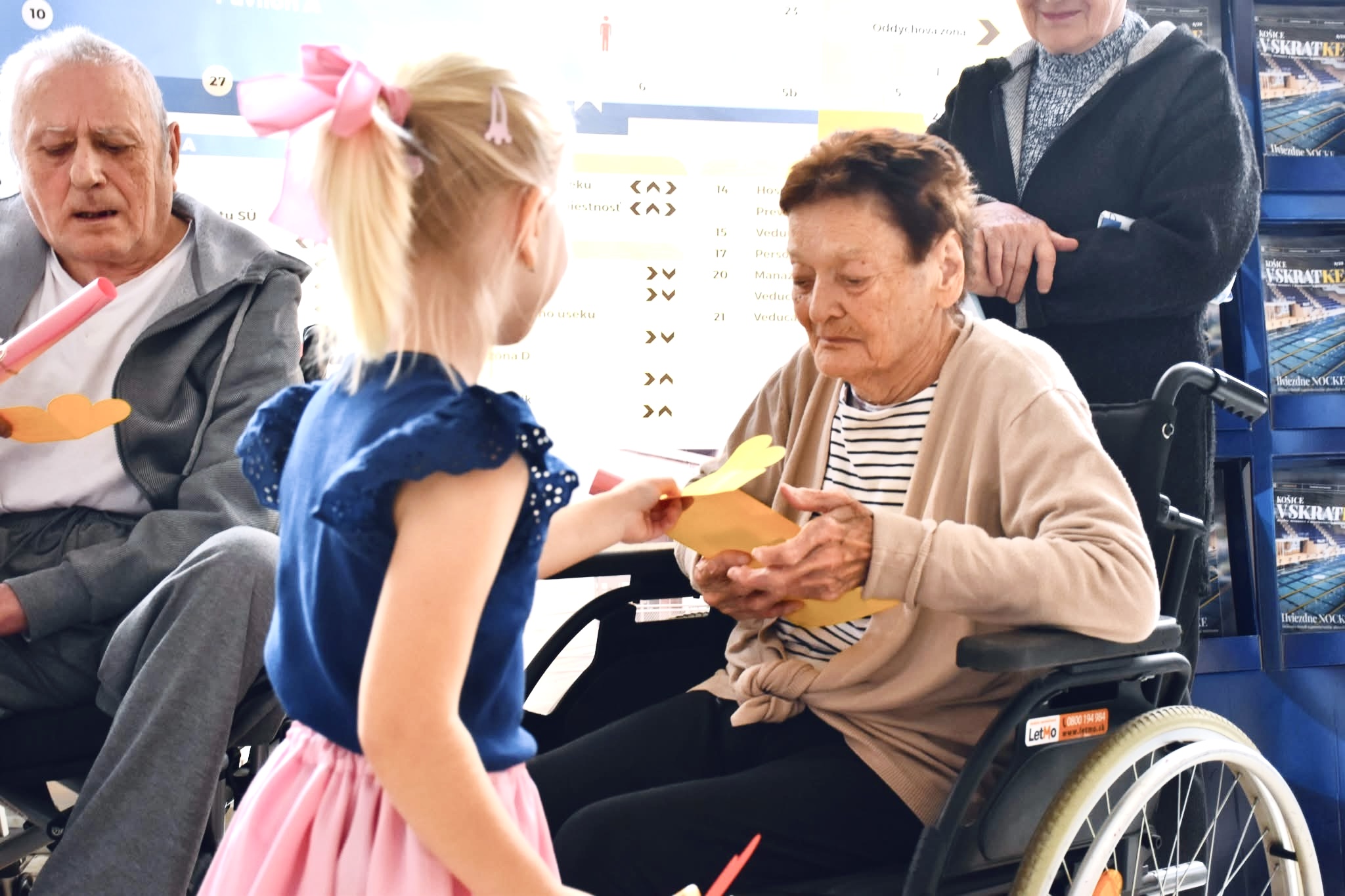Mesiac úcty k starším odštartuje Seniorský refresh. Seniorov pozve do sveta výtvarného umenia