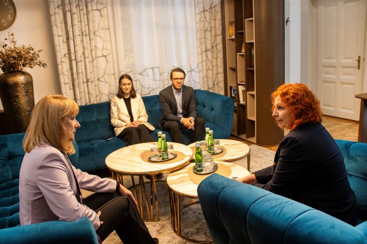 UPJŠ privítala emeritnú veľvyslankyňu SR Kláru Novotnú