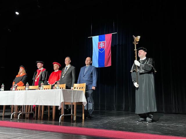 Univerzita tretieho veku v Michalovciach otvorila ďalší vzdelávací cyklus pre 175 poslucháčov